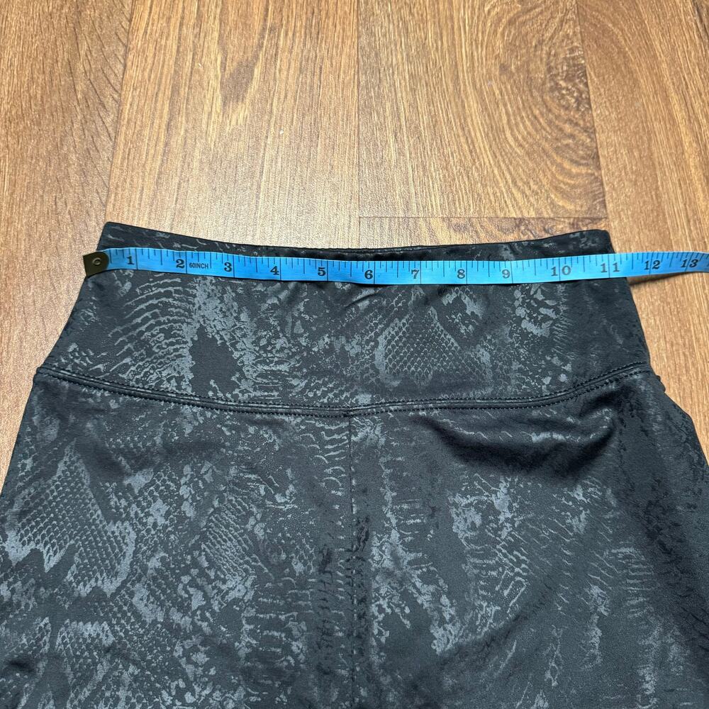American Eagle Womens Solid Black Snack Print 7" Biker Shorts Yoga Size Small - Picture 6 of 8